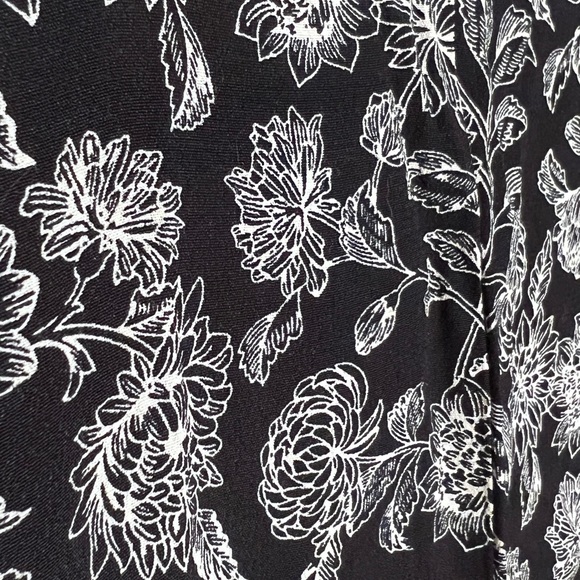 FOREVER 21 | Floral Wrap Kimono Swim Coverup - Picture 2 of 4